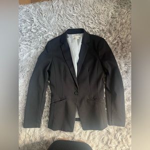 BLACK BLAZER